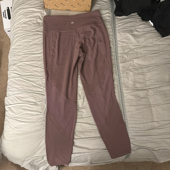 NWOT Athleta 7/8 Mesh Shine Salutation Leggings Dusty Rose/Purple - Picture 3 of 7